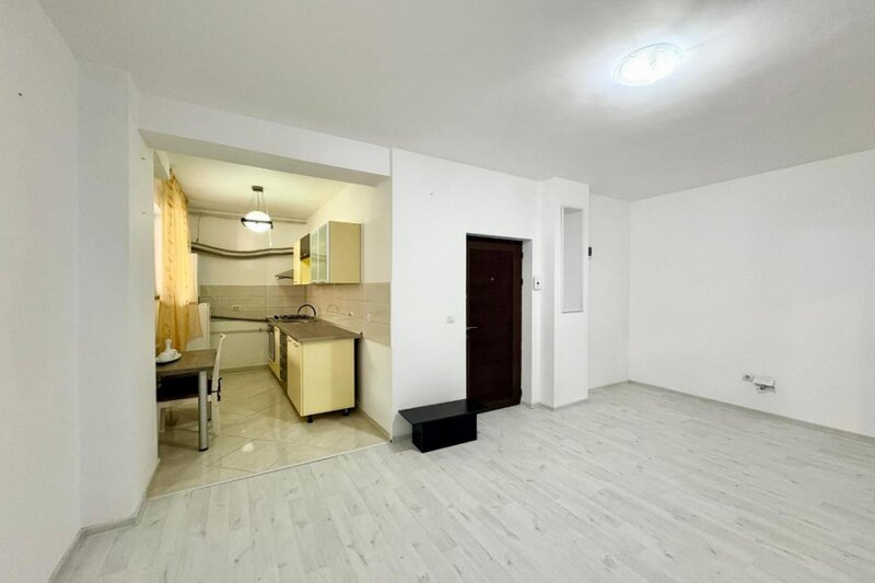Bucurestii Noi -Subcetate 110, apartament 3 camere igienizat, demisol, 55 mp.