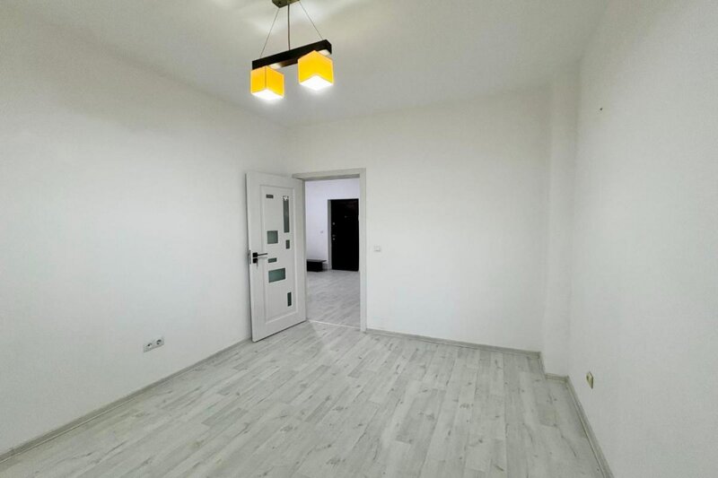 Bucurestii Noi -Subcetate 110, apartament 3 camere igienizat, demisol, 55 mp.