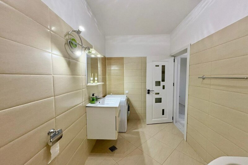 Bucurestii Noi -Subcetate 110, apartament 3 camere igienizat, demisol, 55 mp.
